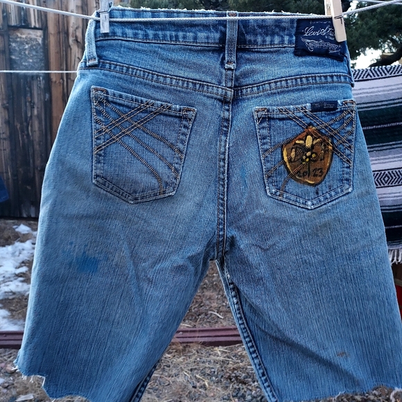Hand painted vintage Levi Strauss Jean shorts - Picture 2 of 8